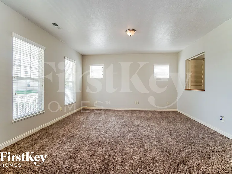 5643 Holly River Ave — Photo 2