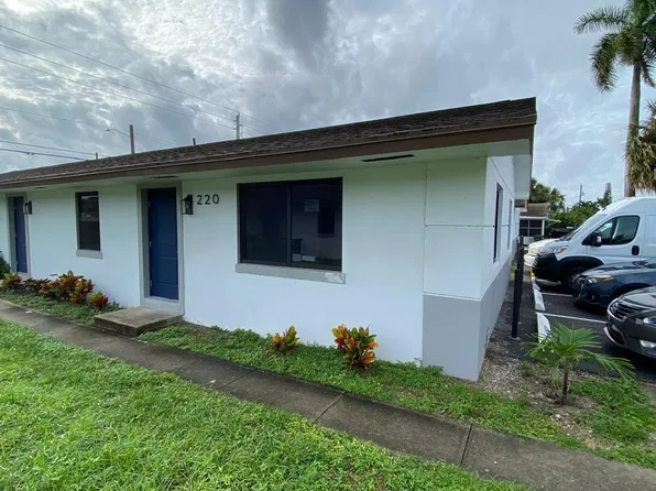 220 Jackson Ave, Greenacres, FL 33463