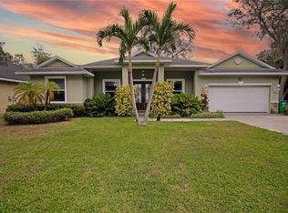 10301 Nina St, Seminole, FL 33778