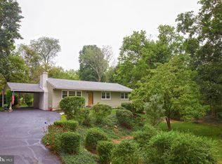 77 Sunset Dr, New Hope, PA 18938