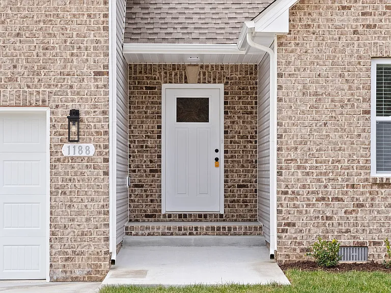1188 Ross Farms Blvd — Photo 3