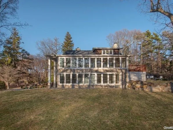 9 Tower Hill Road, Shoreham, NY 11786