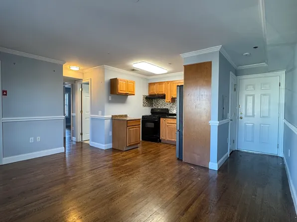 791 E Main St, Stamford, CT