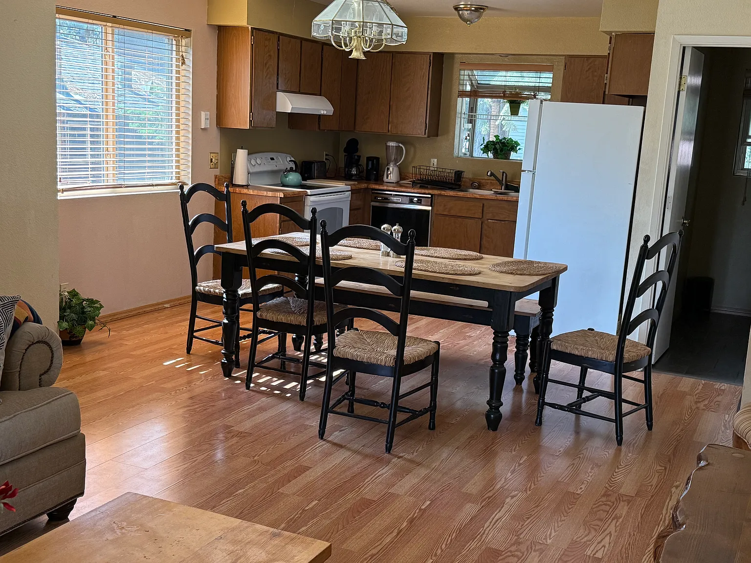2 bed, 1.5 bath, 1000 sqft, $2,600 — Photo 2
