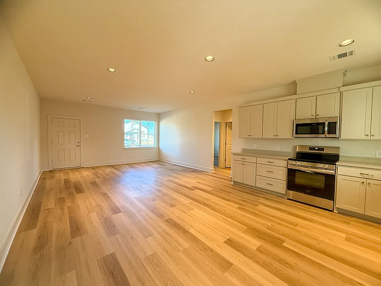 106 Kirkland St — Photo 4