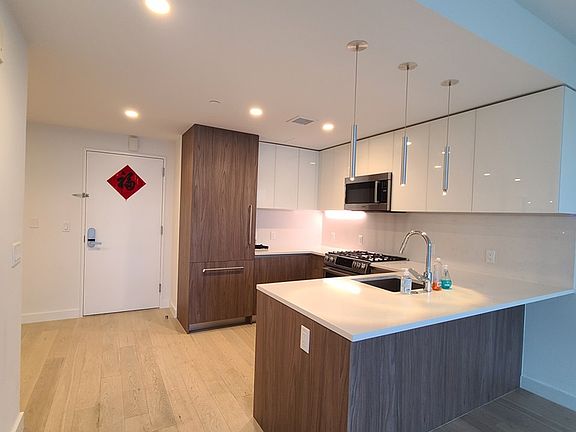 3rd image of 13101 40th Rd APT 9R