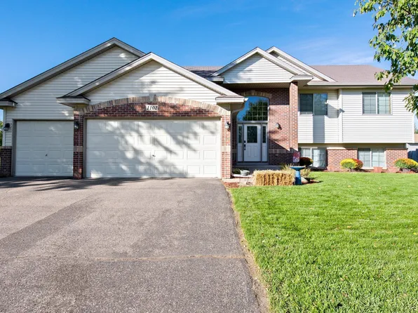 1102 Hillock St NW, Isanti, MN 55040
