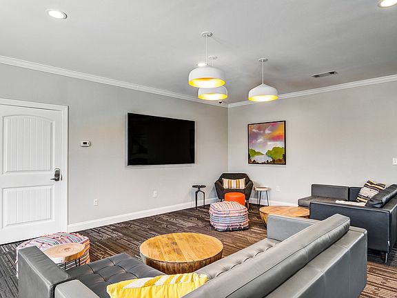 3rd image of 721 Aspen Heights Ln #2-5090