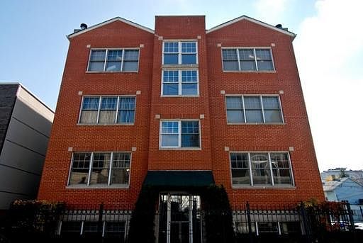 1st image of 1535 W Pearson St #1W