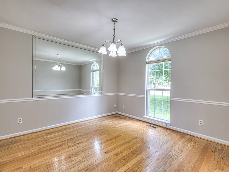405 Sandi Ct — Photo 9