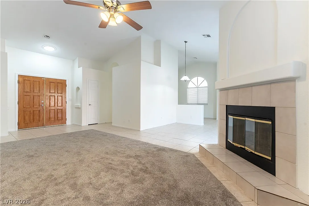 3 bed, 2.0 bath, 1347 sqft, $1,895 — Photo 4