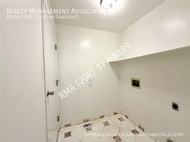 2324 Yucca Pl — Photo 13