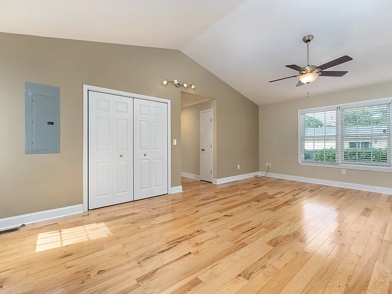 32 Oakcrest Dr — Photo 8