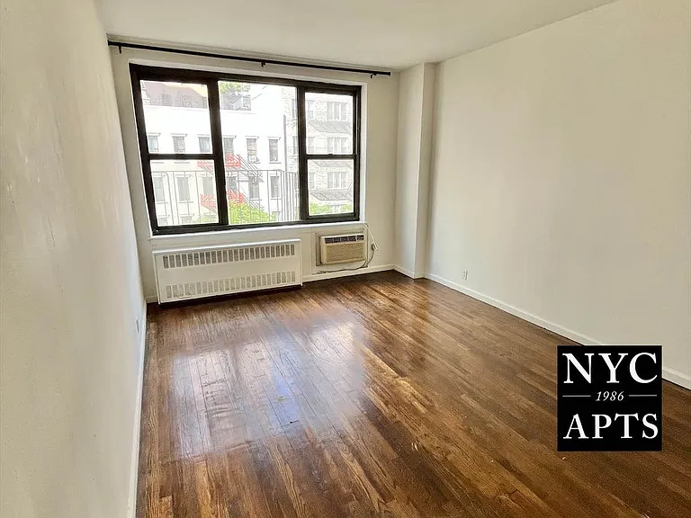 424 W 57th St #5A — Photo 5