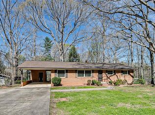 1927 Willow Rd, Asheboro, NC 27203