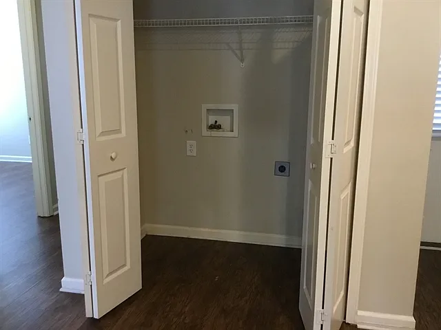 511 Cypress Cv — Photo 14