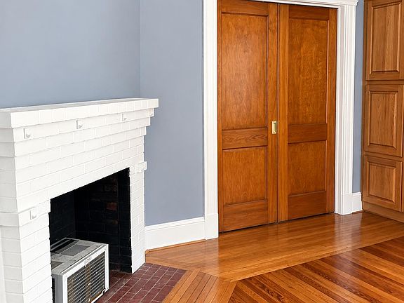 3rd image of 125 Francis St