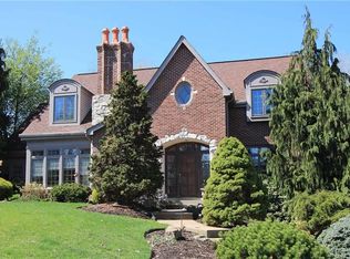 140 Thousand Oaks Dr, Pittsburgh, PA 15241