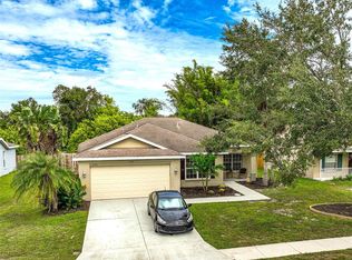 4025 Banbury Cir, Parrish, FL 34219