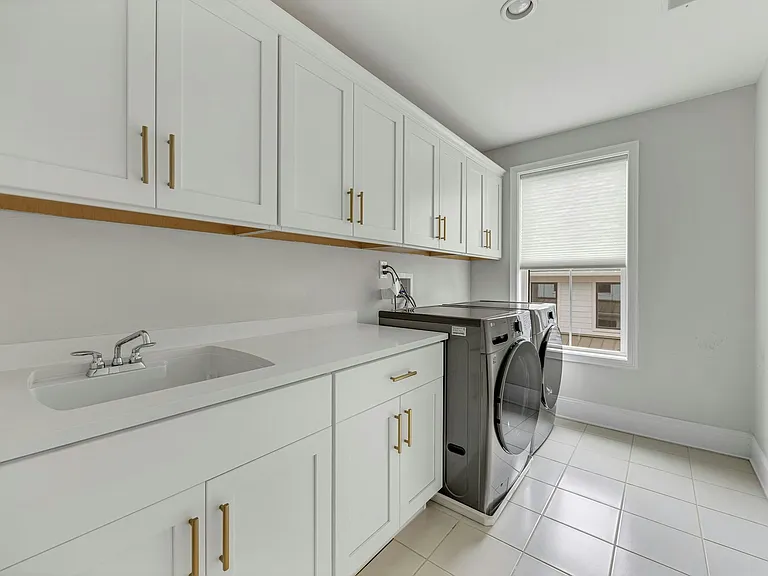 63 Samuel Way — Photo 34