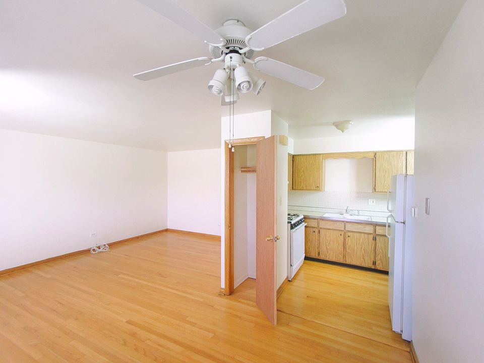 Living Room and Kitchen_06292018