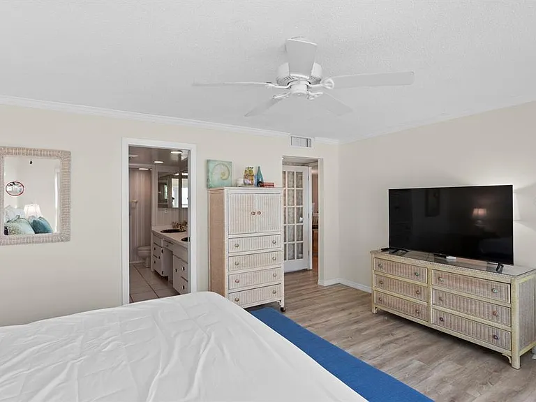 2900 Gulf Blvd #211 — Photo 28