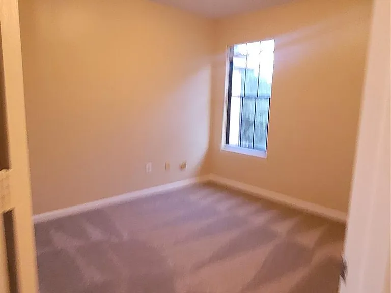 10223 Azalea Vlg — Photo 14
