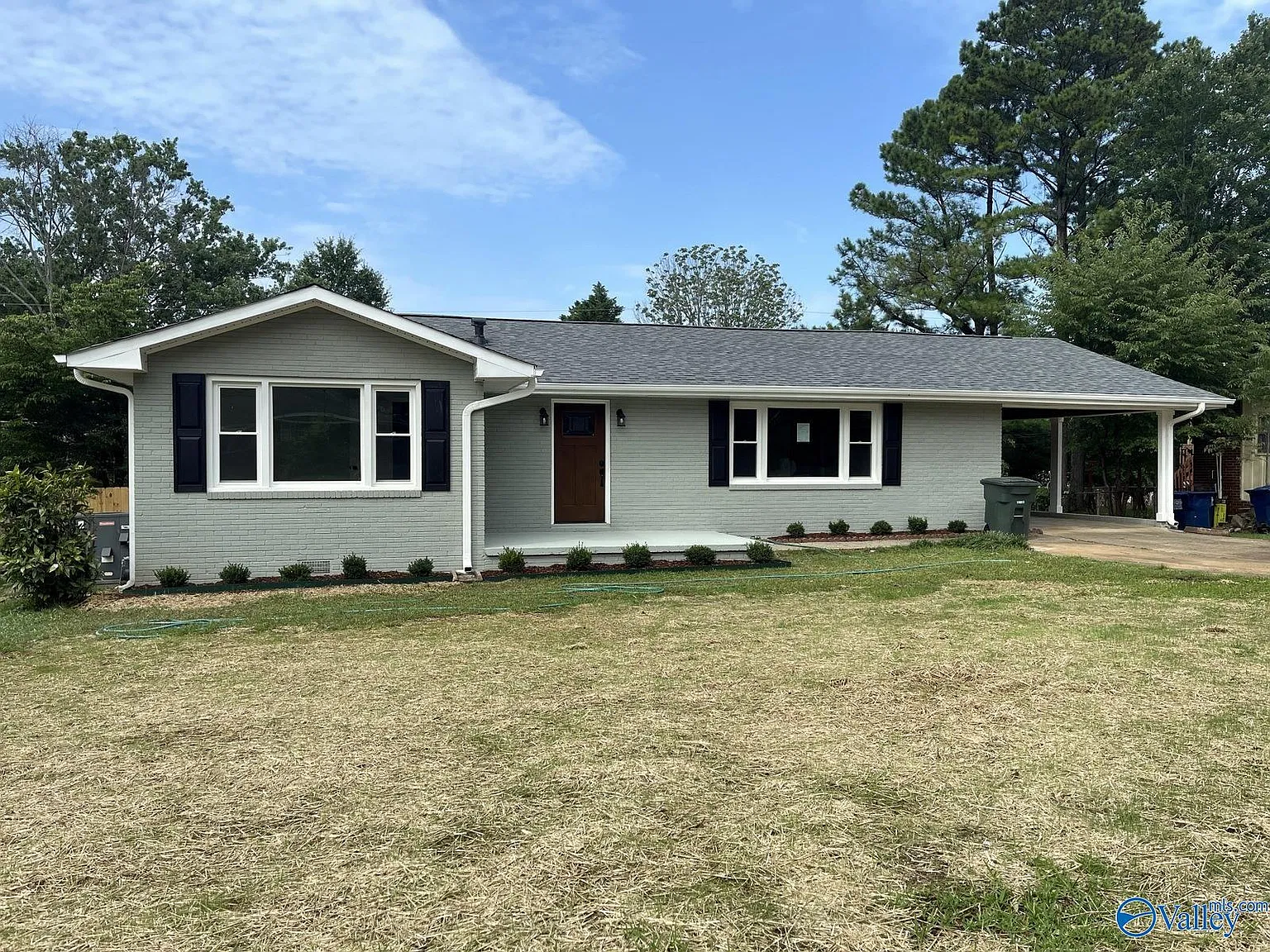 3 bed, 2.0 bath, 2250 sqft, $1,800 — Photo 2