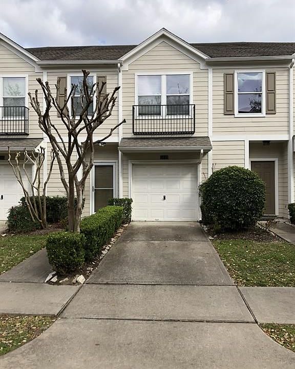 1st image of 3018 S Heights Hollow Ln