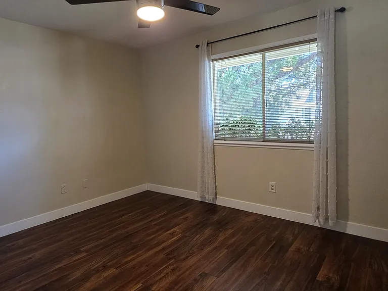 1921 Temescal Dr — Photo 12