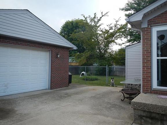 2nd image of 165 Grazing Trace Ct