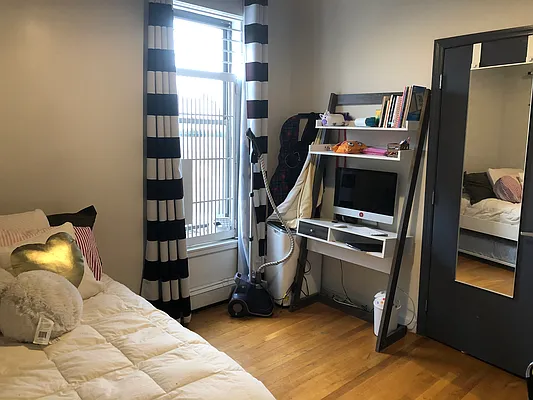 Rented by Compass | media 18