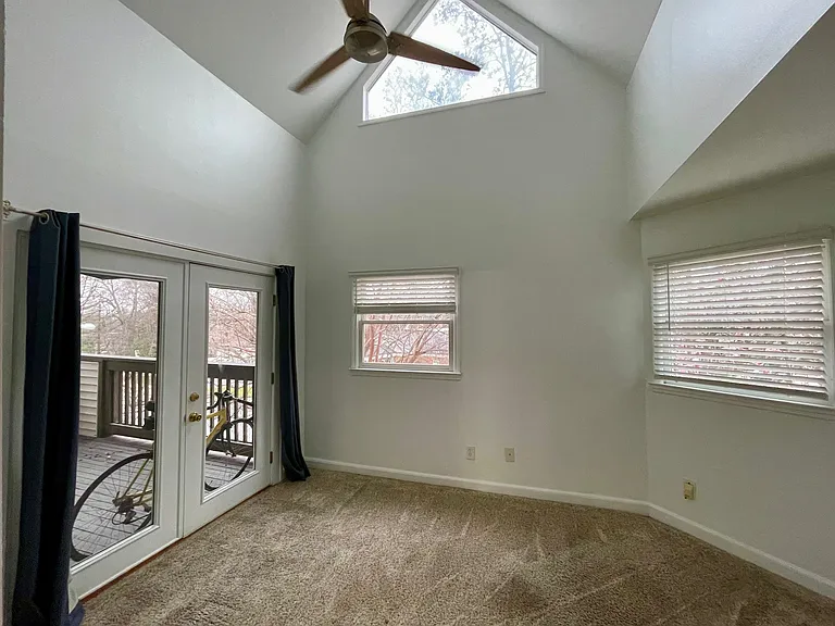 2000 Greenway Ave #3B — Photo 3