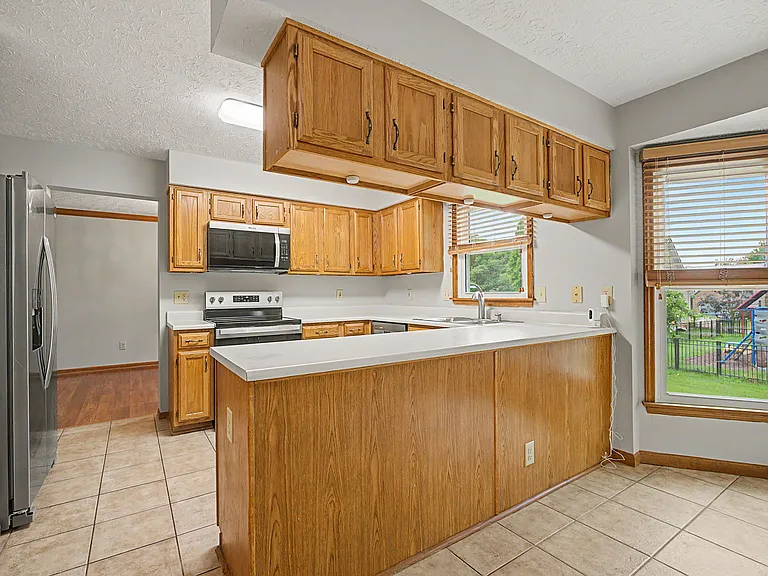 2242 Rosina Dr — Photo 21