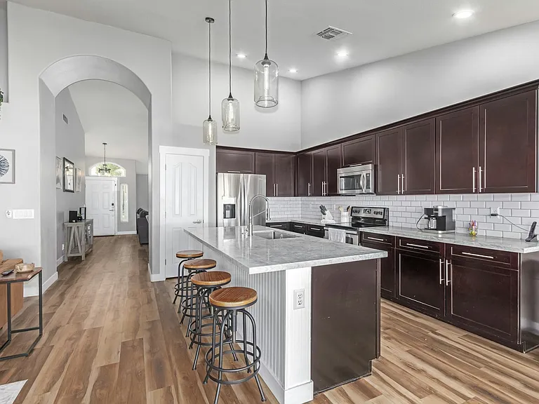 1543 E Park Ave — Photo 16