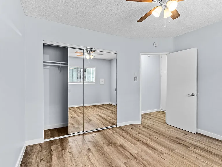 1121 Daisy Avenue — Photo 40
