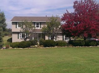 3275 Bartlett Rd, Mantua, OH 44255