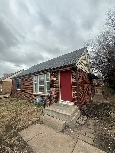 1821 N Minneapolis Ave Photo 1