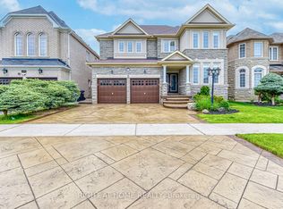 3417 Escada Dr, Mississauga, ON L5M 7Y1