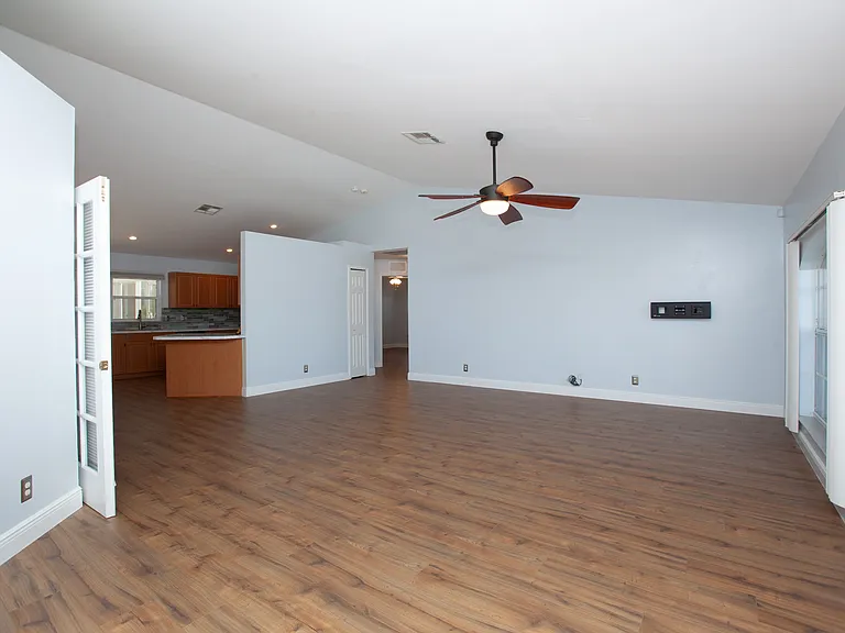 2507 Embers Pkwy W — Photo 6