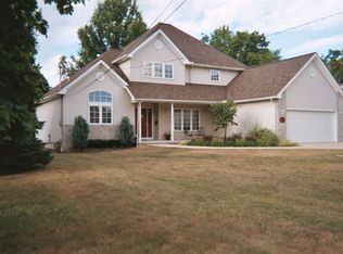 4989 Mayfield Rd, Lyndhurst, OH 44124