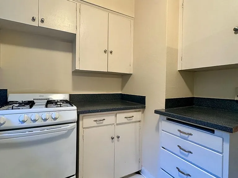 105 NE 61st Ave #1-21 — Photo 13