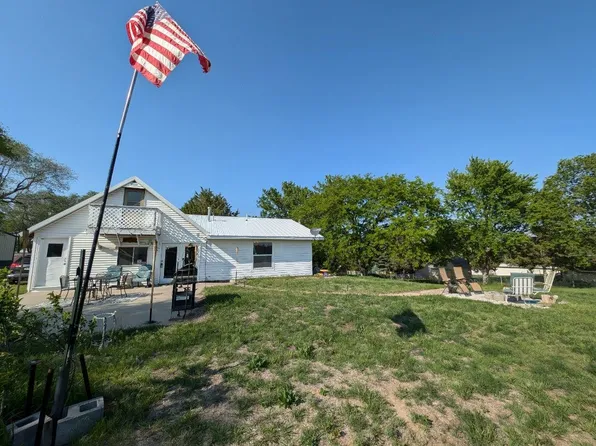 101 Sandburr Ave, Lemoyne, NE 69146