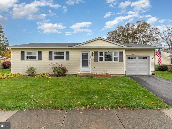 219 N Laurel St, Manheim, PA 17545