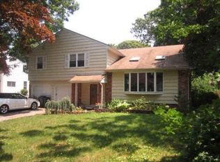 48 Empress Pines Dr, Nesconset, NY 11767