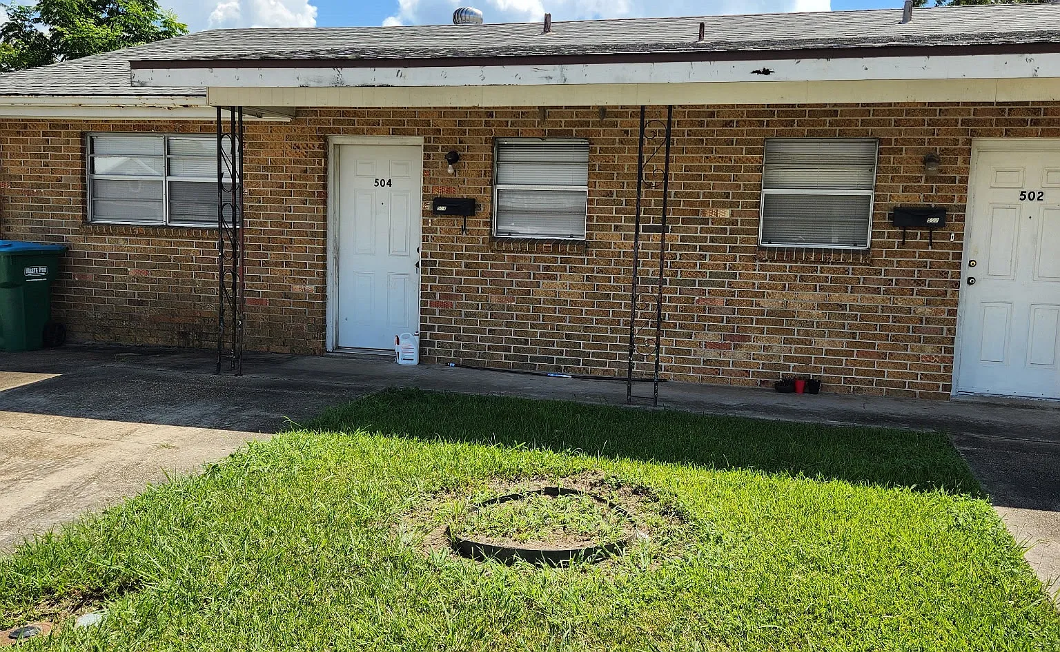 2 bed, $750 — Photo 1