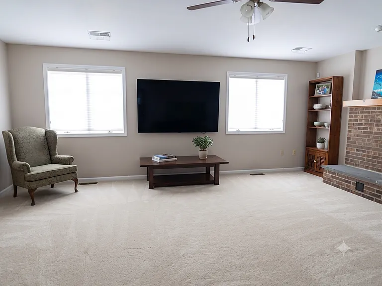 7300 Deer Lake Ln — Photo 8