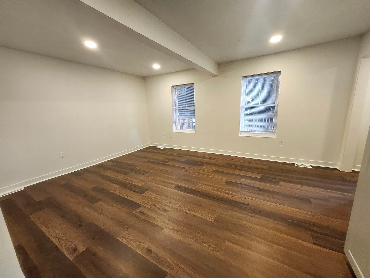 307 E Jefferson St — Photo 3