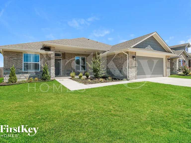 1720 Gladington Ct — Photo 3