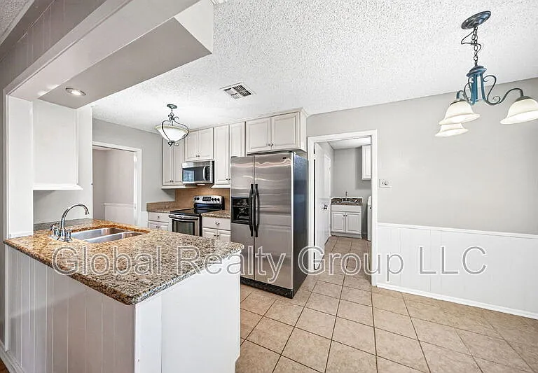 412 Cordoba Dr — Photo 10